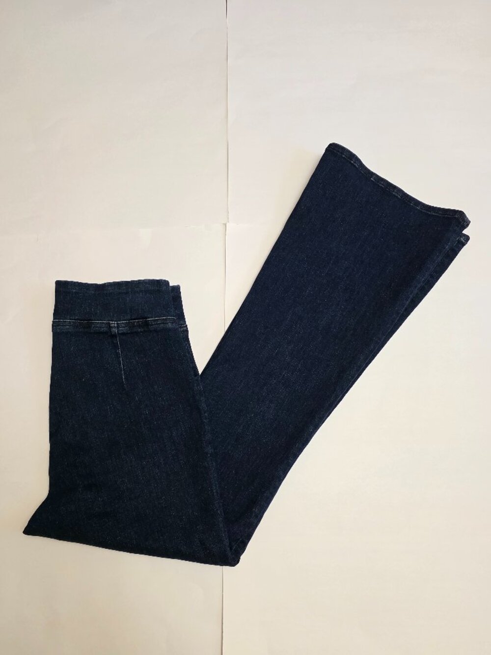 NWOT FRAME The Jetset Flare Jeans in Keller (size 30-34) - Picture 5 of 15